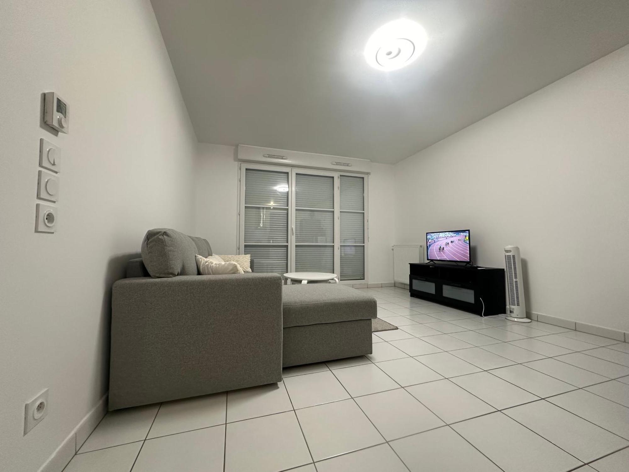 Appartement Aeroport Cdg, Paris Disneyland, Eiffel Tower, Jo 2024 *
